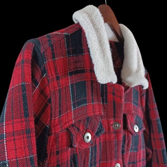 Torrid Jacket 1X Buffalo Plaid Sherpa Collar Red Black Trucker Style Crop Cozy - Picture 3 of 8